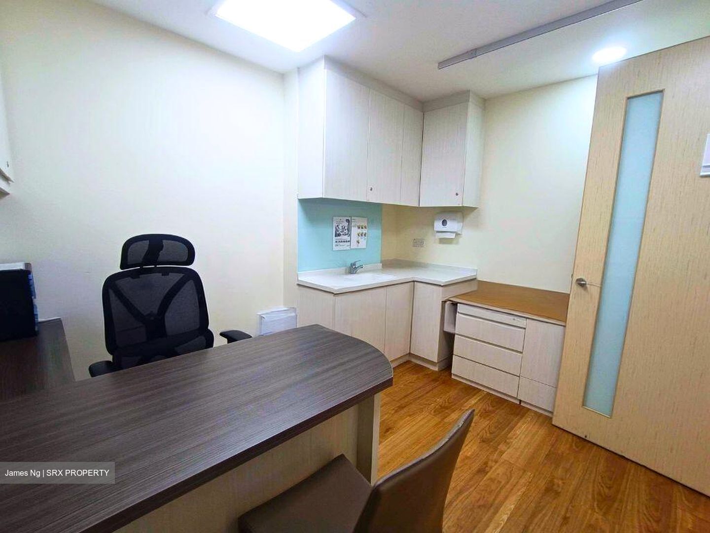 Gleneagles Hospital (D10), Retail #503376581